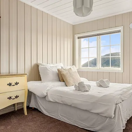 Dinbnb Homes I Luxury With Hot Tub & Views Villa *