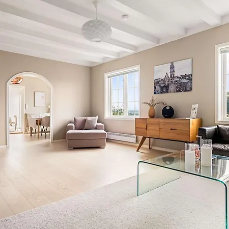 Dinbnb Homes I Luxury With Hot Tub & Views Villa