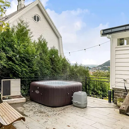 Dinbnb Homes I Luxury With Hot Tub & Views Villa