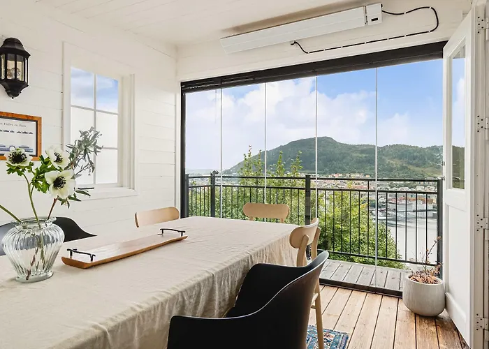 Dinbnb Homes I Luxury With Hot Tub & Views *