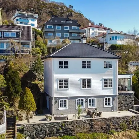 Dinbnb Homes I Luxury With Hot Tub & Views Villa Bergen