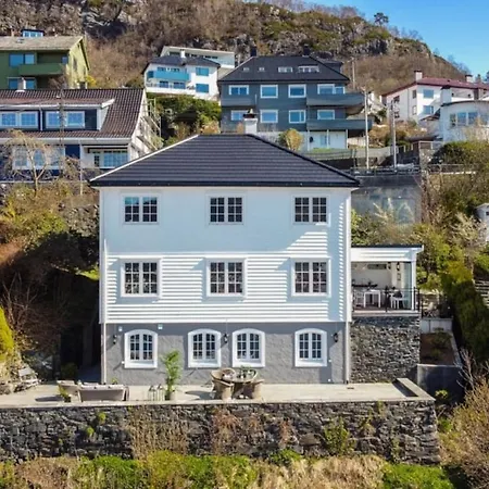 Villa Dinbnb Homes I Luxury With Hot Tub & Views *