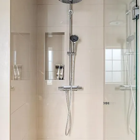 Dinbnb Homes I Luxury With Hot Tub & Views *