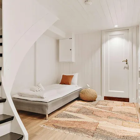 Dinbnb Homes I Luxury With Hot Tub & Views