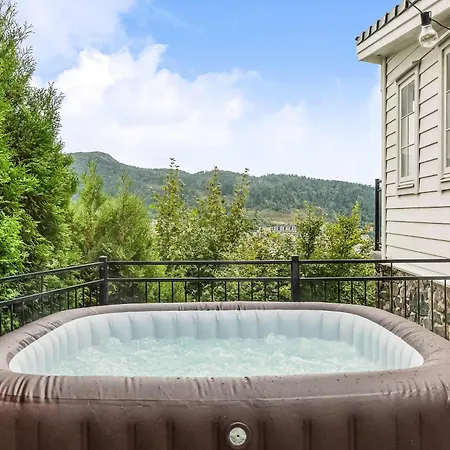 Dinbnb Homes I Luxury With Hot Tub & Views