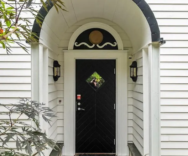 Dinbnb Homes I Luxury With Hot Tub & Views فيلة