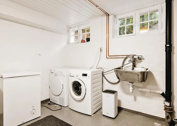 Dinbnb Homes I Luxury With Hot Tub & Views * برغن