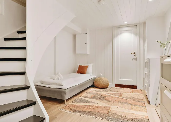 Dinbnb Homes I Luxury With Hot Tub & Views