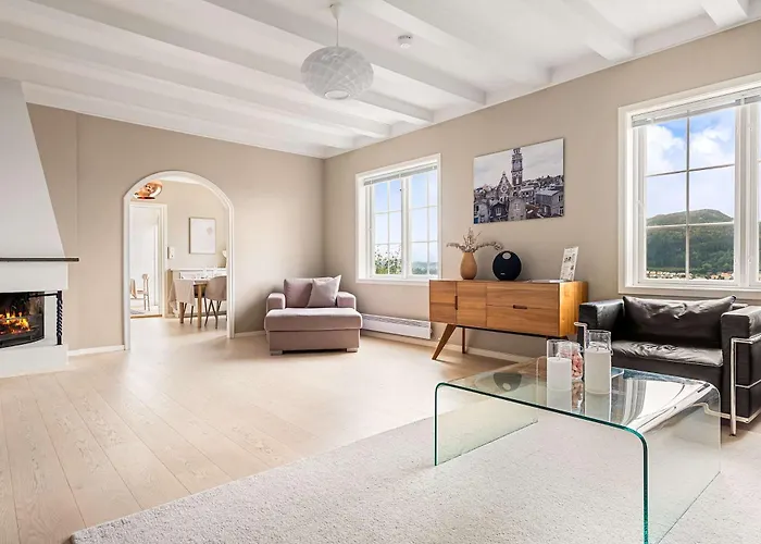 Dinbnb Homes I Luxury With Hot Tub & Views Villa