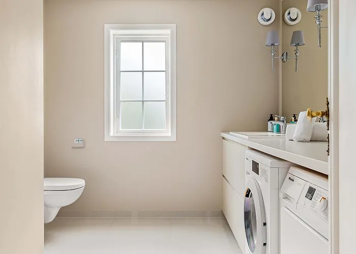 Dinbnb Homes I Luxury With Hot Tub & Views *