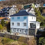 Dinbnb Homes I Luxury With Hot Tub & Views