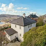 빌라 Dinbnb Homes I Luxury With Hot Tub & Views 베르겐