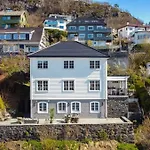 Dinbnb Homes I Luxury With Hot Tub & Views