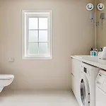 Dinbnb Homes I Luxury With Hot Tub & Views *